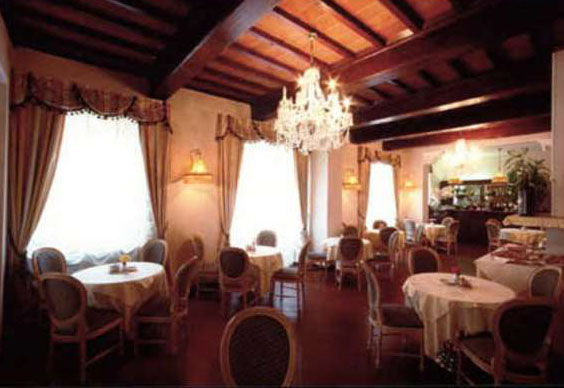 Grand Hotel Villa Patrizia 몬타이오네 레스토랑 사진